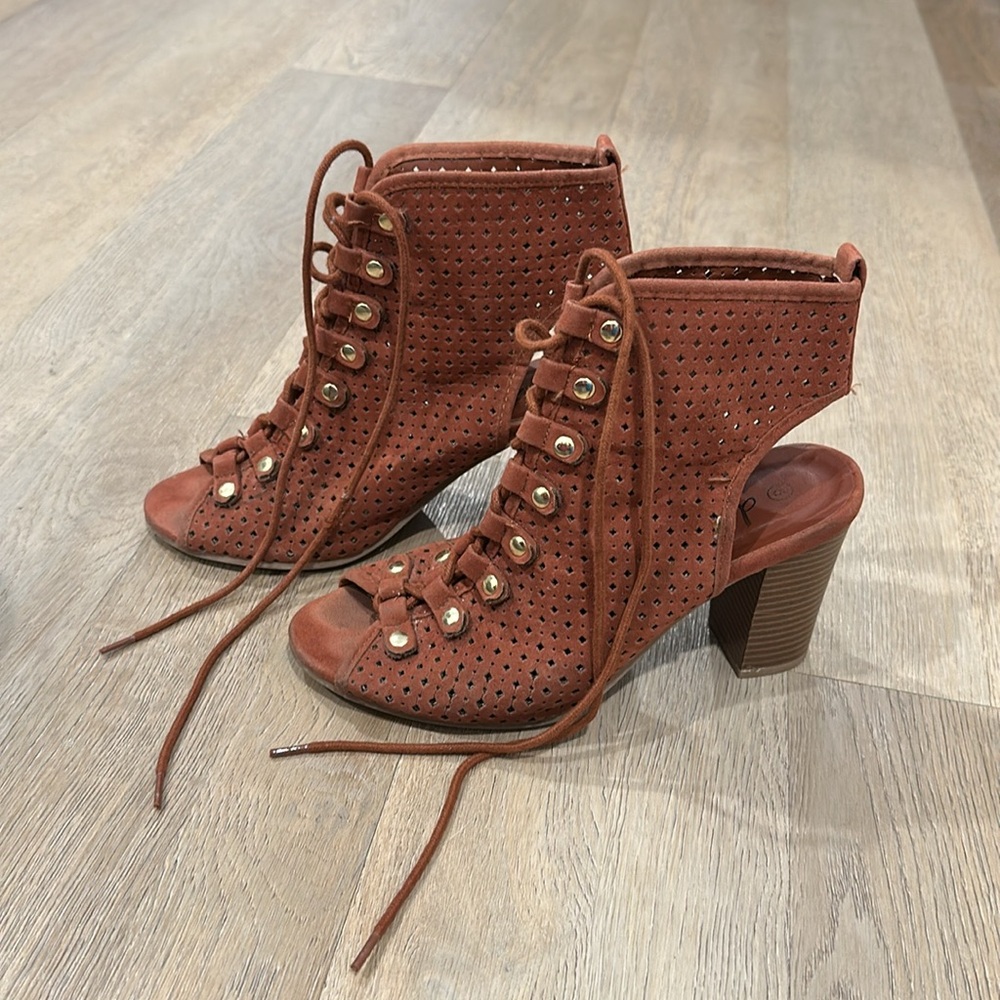 Daytrip Cutout Heels